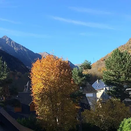 Joli Renove Au Coeur Du Village De St Lary Сен-Лари-Сулан